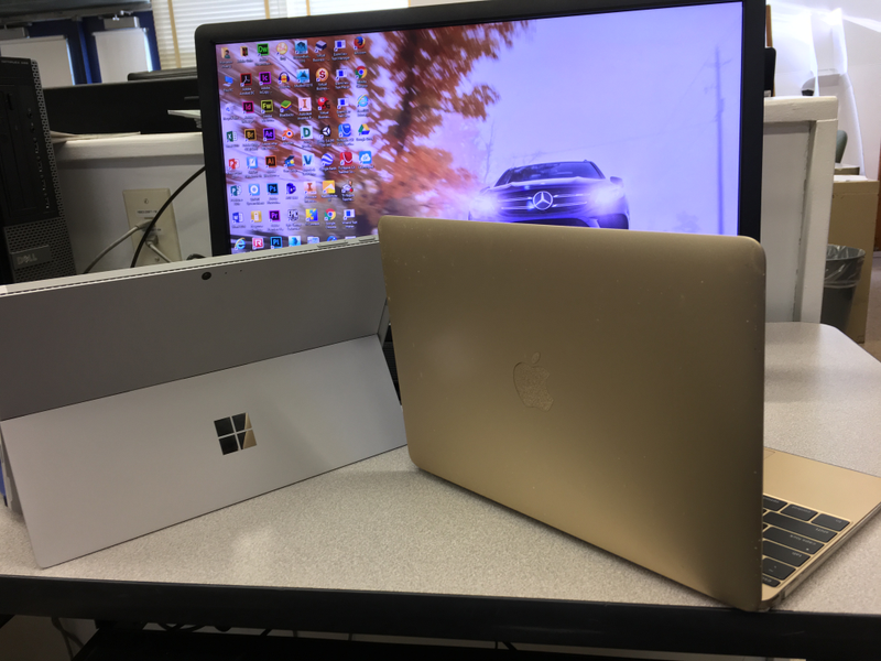 Illustration for article titled Surface Pro 4 vs. MacBook (12-inch): A Photo Comparison